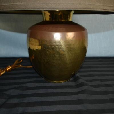 LOT 12. BRASS TABLE LAMP.