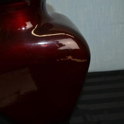 LOT 16. GLASS FLOWER VASE MADE IN SPAIN