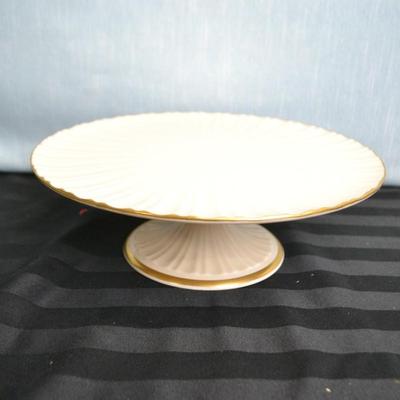 LOT 19. LENOX CAKE PLATE