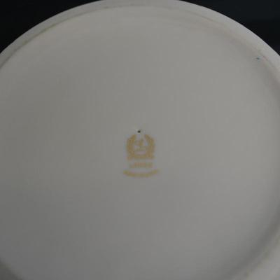 LOT 19. LENOX CAKE PLATE