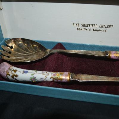 LOT 23. SHEFFIELD CUTLERY SERVING SPOONS WITH BOX
