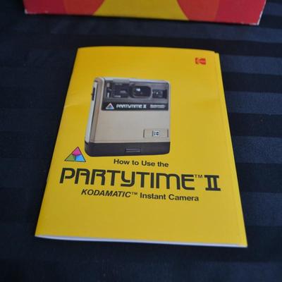 LOT 25 KODAK PARTYTIME INSTANT CAMERA WITH SEAGRAMS 7 LOGO AND ORIGINAL BOX