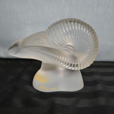 LOT 26 LALIQUE CRYSTAL RAM'S HEAD FROSTED CRYSTAL