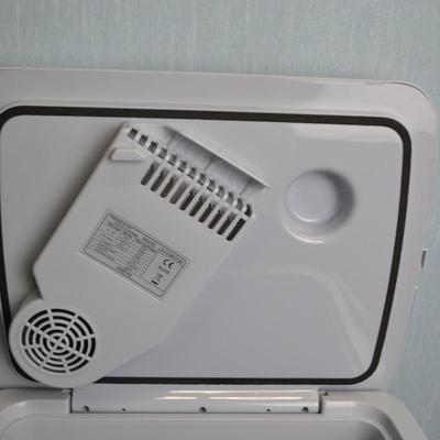 LOT 30. LIFESTYLE BY FOCUS TRAVEL COOLER AND WARMER