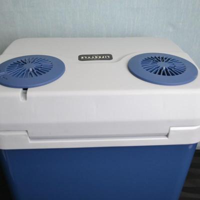LOT 30. LIFESTYLE BY FOCUS TRAVEL COOLER AND WARMER