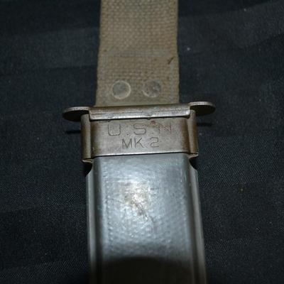 LOT 31. CAMILLUS COMBAT KNIFE AND SCABBARD