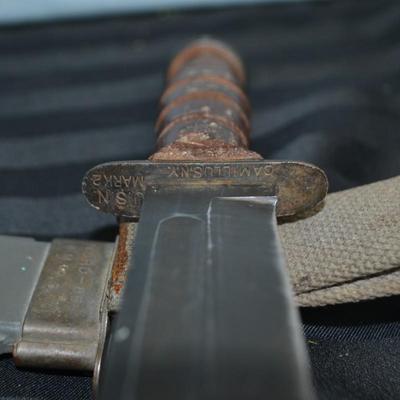 LOT 31. CAMILLUS COMBAT KNIFE AND SCABBARD