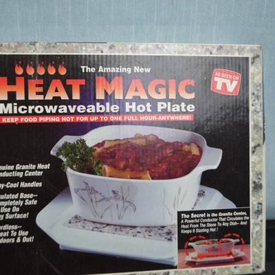 LOT 32 TEA KETTLE AND MICROWAVE HOT PLATE