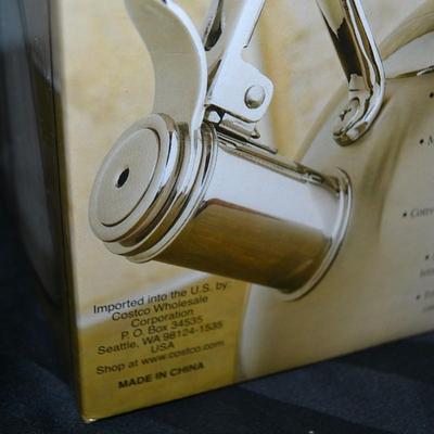 LOT 32 TEA KETTLE AND MICROWAVE HOT PLATE