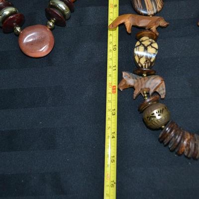LOT 34. THREE NECKLACES