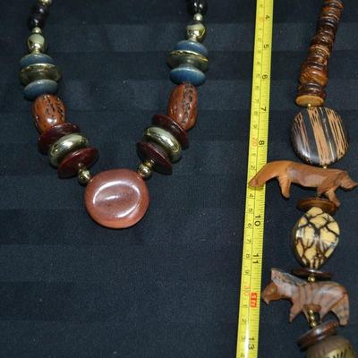 LOT 34. THREE NECKLACES