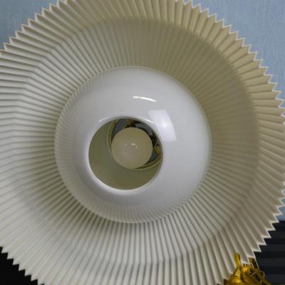 LOT 35. VINTAGE SWAG LAMP