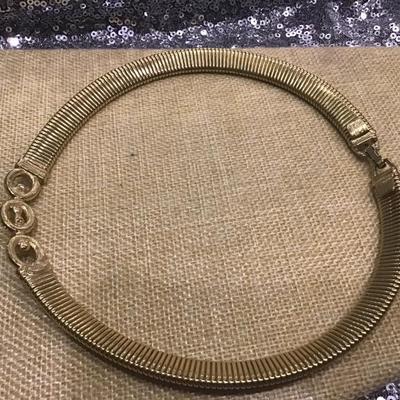 Vintage Trifar Gold Plated Chain w/ Knot Pendant Elegant