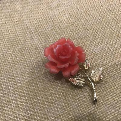 Vintage Celluloid Plastic  Pink Rose Flower Gold Tone Brooch