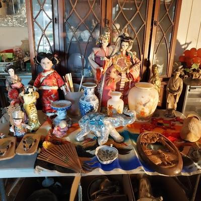 LARGE SELECTION OF ASIAN THEMED COLLECTIBLES AND DECOR