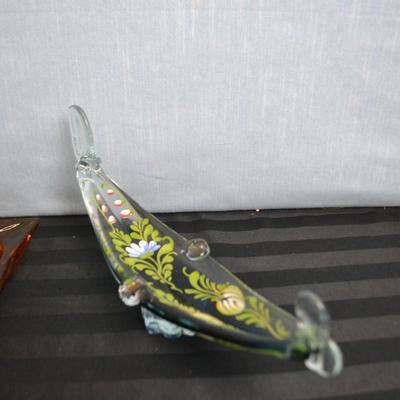 LOT 37. VINTAGE GLASSWARE
