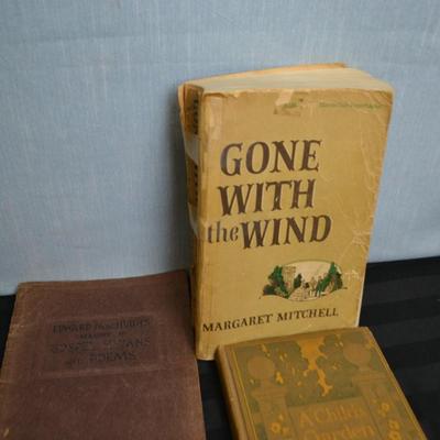 LOT 38. VINTAGE AND ANTIQUE BOOKS