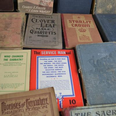 LOT 39. VINTAGE AND ANTIQUE BOOKS