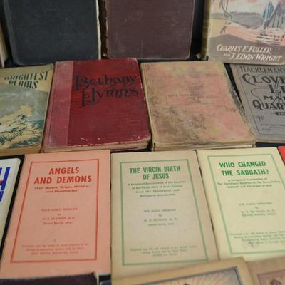 LOT 39. VINTAGE AND ANTIQUE BOOKS