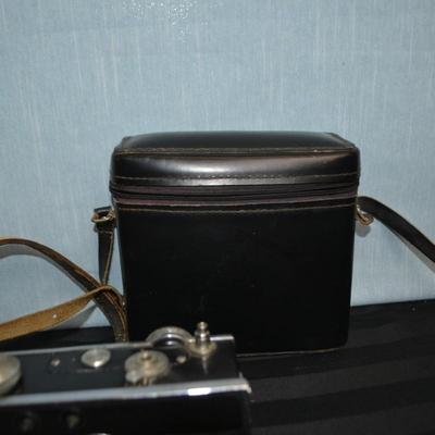 LOT 42. VINTAGE BINOCULARS AND CAMERA