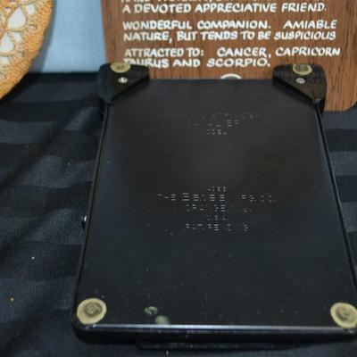 LOT 44. VINTAGE HOME DECOR AND DESK ITEMS