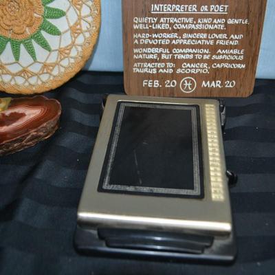 LOT 44. VINTAGE HOME DECOR AND DESK ITEMS