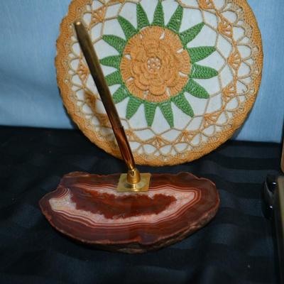 LOT 44. VINTAGE HOME DECOR AND DESK ITEMS