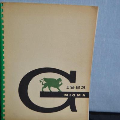 LOT 49. VINTAGE GROSSMONT COLLEGE YEAR BOOKS AND JFK MAGAZINE