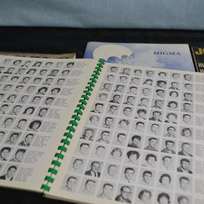 LOT 49. VINTAGE GROSSMONT COLLEGE YEAR BOOKS AND JFK MAGAZINE