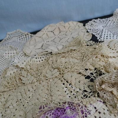 LOT 54. COLLECTION OF CROCHET DOILIES