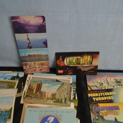 LOT 58. COLLECTION OF VINTAGE AND ANTIQUE POST CARDS