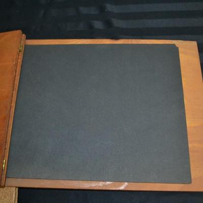 LOT 62. VINTAGE AND ANTIQUE PHOTO BOOKS WITH PHOTOS
