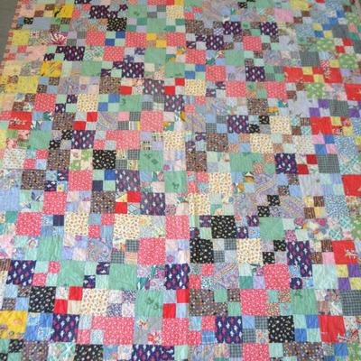 LOT 69. VINTAGE QUILT