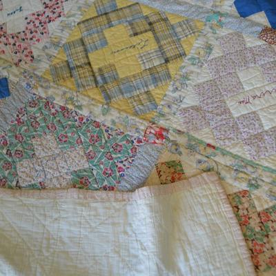 LOT 70. VINTAGE QUILT