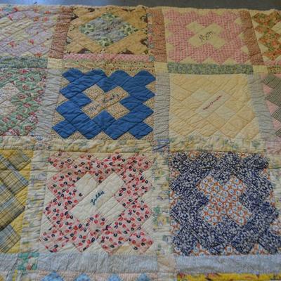 LOT 70. VINTAGE QUILT