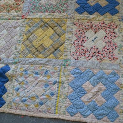 LOT 70. VINTAGE QUILT