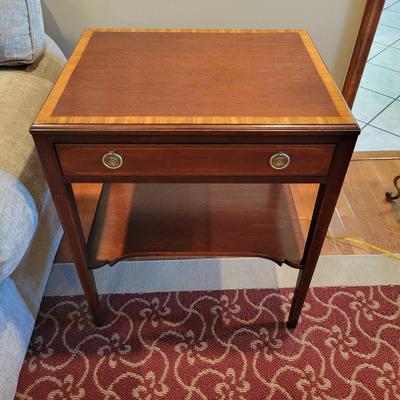 Salem Square Side Table (LR-DW)