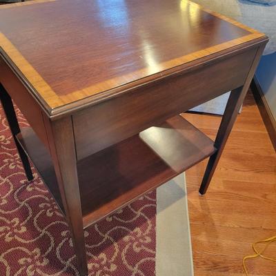 Salem Square Side Table (LR-DW)