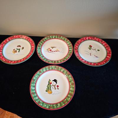 Longaberger Baskets, Pottery, & Dishes (LR-JS)