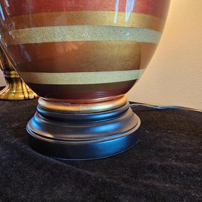 Decorative Table Lamp & Two Vases (LR-JS)