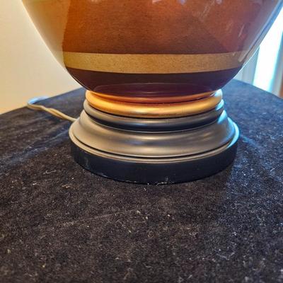 Decorative Table Lamp & Two Vases (LR-JS)