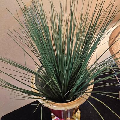 Decorative Table Lamp & Two Vases (LR-JS)