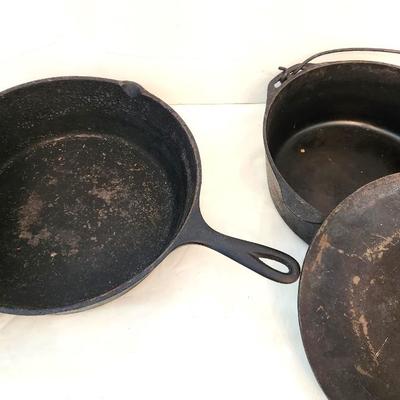Lot #205  Vintage Cast Iron Skillet & Dutch Oven
