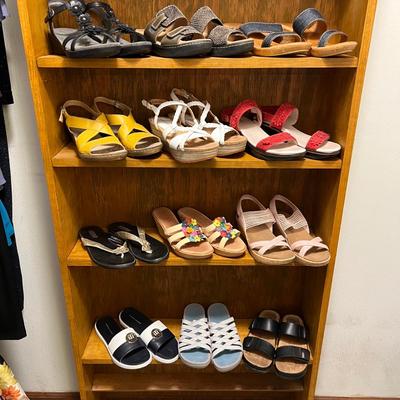 Clarks, Sketchers, Tommy Hilfiger & More Size 8.5 Sandals (BR2-RG)