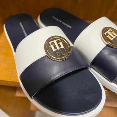 Clarks, Sketchers, Tommy Hilfiger & More Size 8.5 Sandals (BR2-RG)