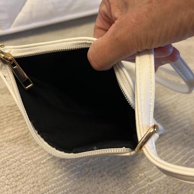 Cross Body Purses Plus Wallets, Inc. Dooney & Bourke (BR2-RG)