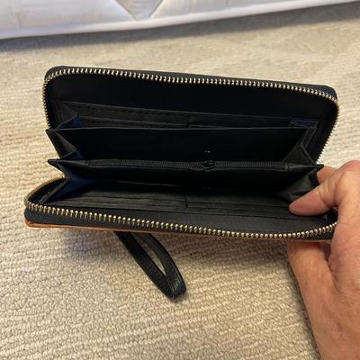 Cross Body Purses Plus Wallets, Inc. Dooney & Bourke (BR2-RG)