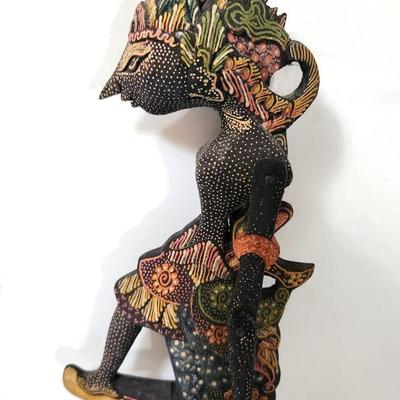 Lot #209  Pair of Traditional Indonesian Wayang Klitik Rama & Sinta puppets