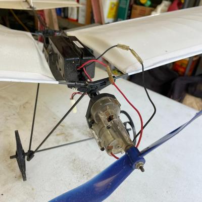Lightweight Model Glider Lot of 2
