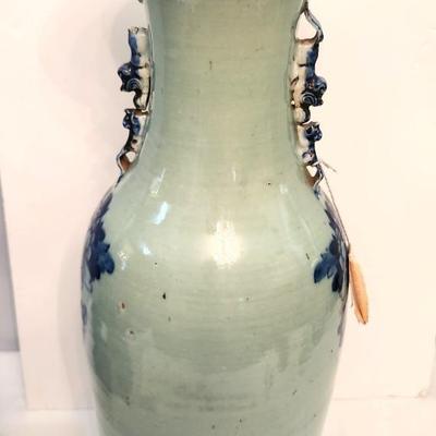 Lot #212 Large Blue/White Antique Chinese Vase - Qing Dynasty 1644-1911